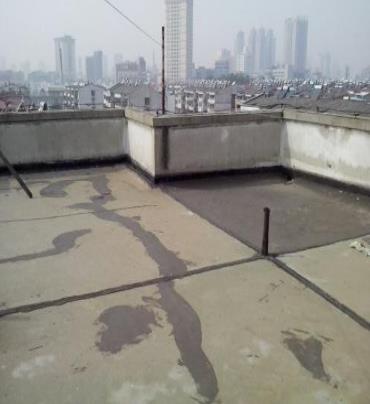 虎林漏水维修 楼顶漏水是什么原因，楼顶漏水维修方法是什么?